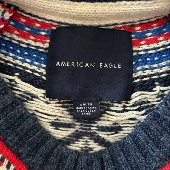 American Eagle men’s Christmas/winter sweater - Picture 3 of 3
